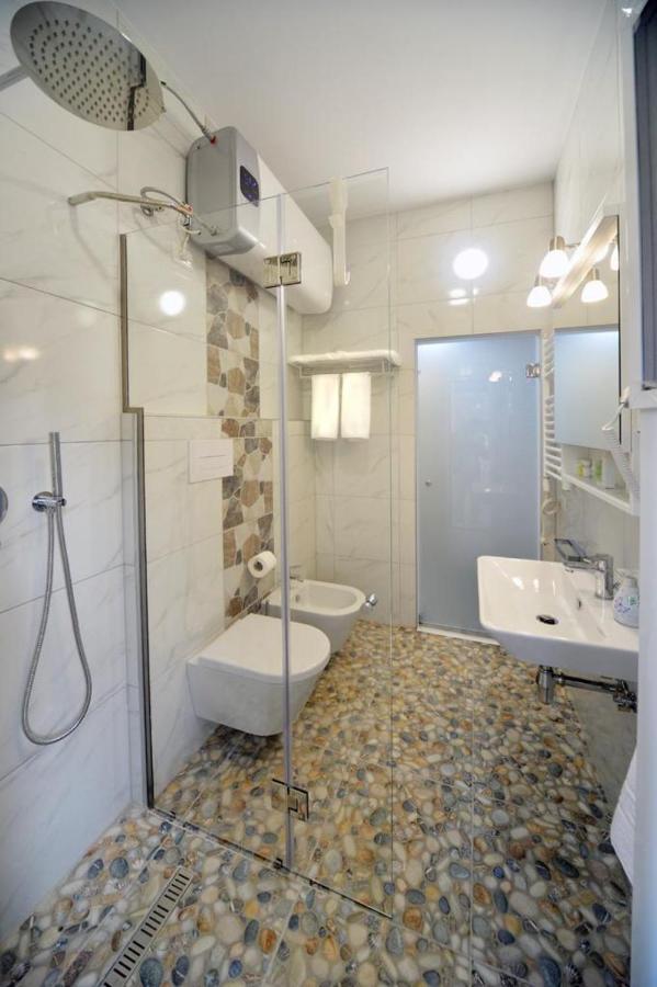 Konak Rooms L Skanderbeg Square 地拉那 外观 照片